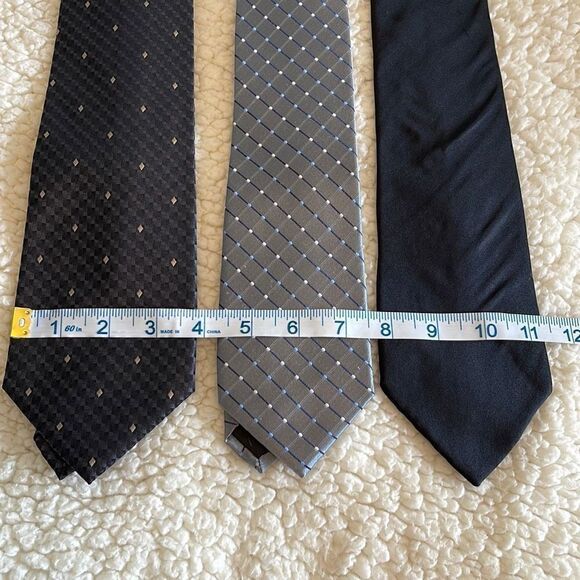 Tie Bundle. 3 100% Silk Ties. Black/Gray
Geoffrey Beene, CroftsBarrow, Stafford - Picture 5 of 10